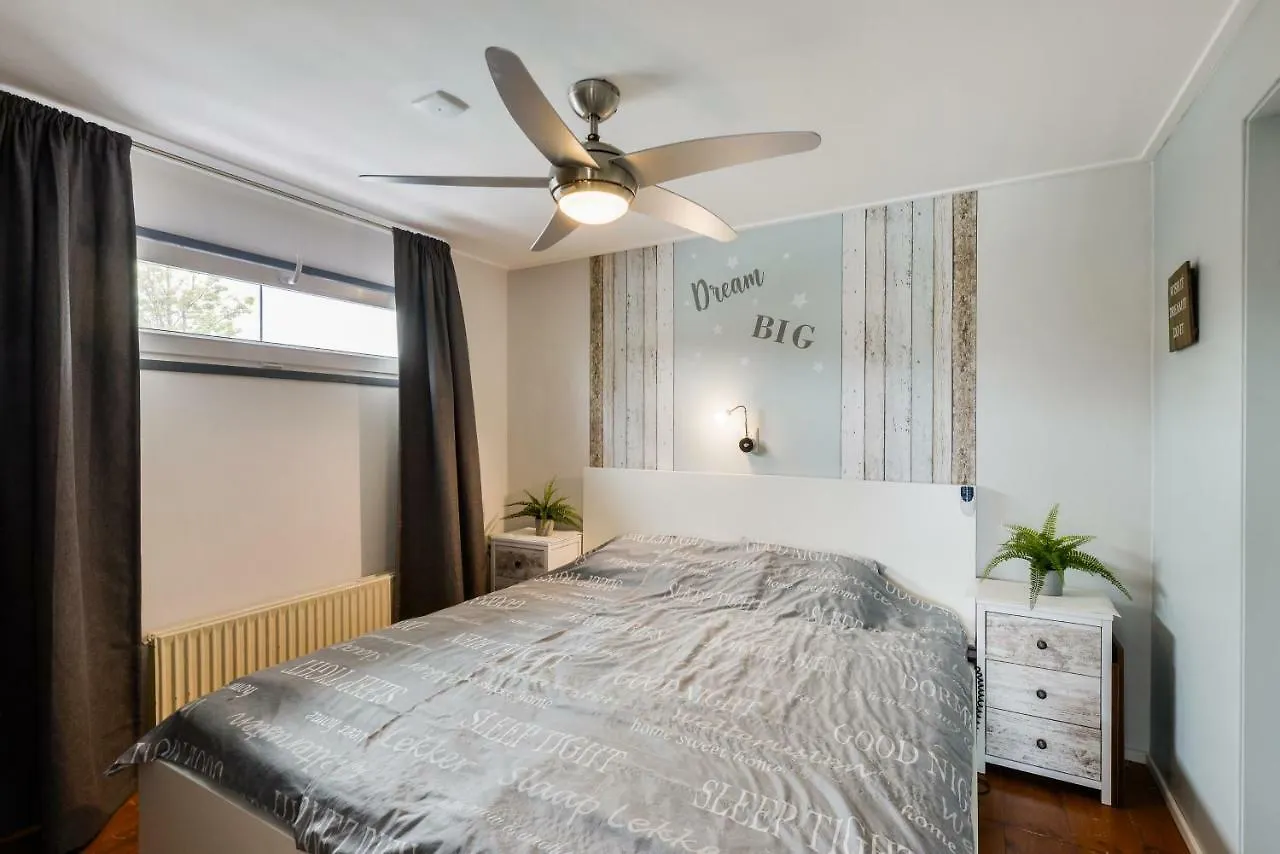 Bright And Comfortable Houseboat 阿斯米尔 0*,