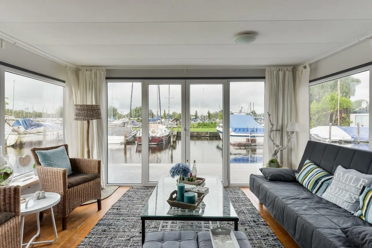 Bright And Comfortable Houseboat 阿斯米尔 公寓
