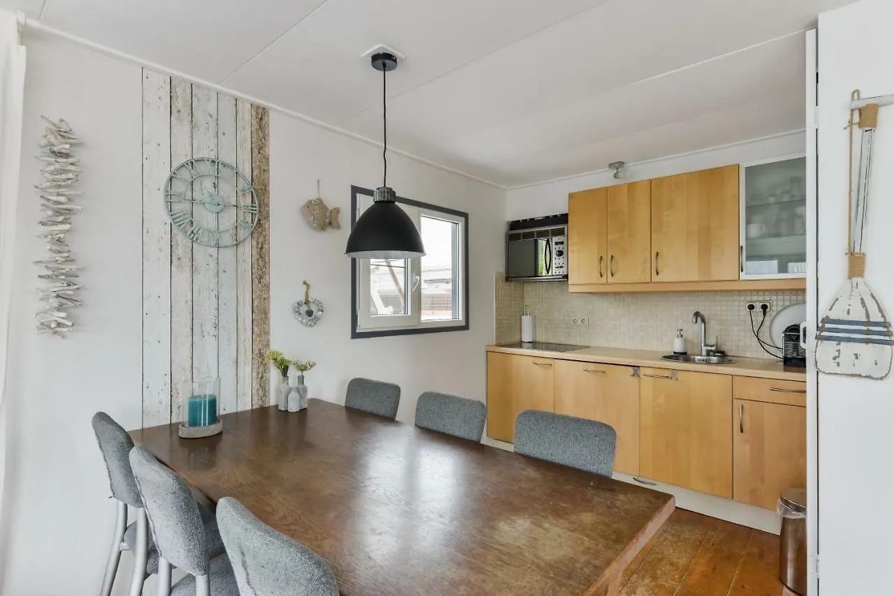Apartment Bright And Comfortable Houseboat Aalsmeer